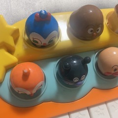 アンパンマンおもちゃセット　ピアノ　トランク　ガチャガチャの画像