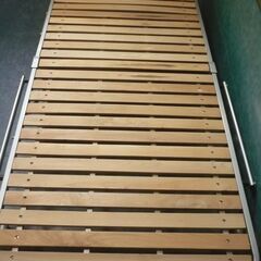 ★　シングルベッド　折りたたみベッド　すのこベッドの画像