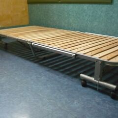 ★　シングルベッド　折りたたみベッド　すのこベッドの画像