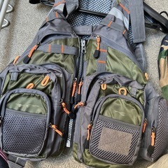 0円釣り用ライフジャケット竿縦 防寒着3点無料早く引き取りきてくれる方に差し上げますの画像