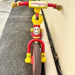 アンパンマン バランスバイクの画像