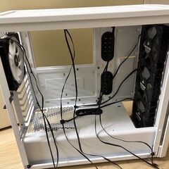 PCケース（ミドルタワー）の画像