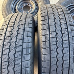 ハイエーススタッドレス　21年物の画像