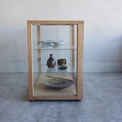 ガラスのショーケースの画像