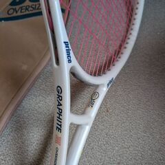 テニスのラケットの画像