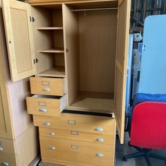 12月は毎日営業中‼️ クローゼットタイプ　タンスの画像