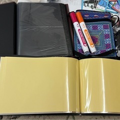 至急‼️写真のもの全て お引き取り頂ける方！！しっかりベルト、ペン、ピアス、パワーストーン，アルバム の画像