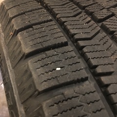 【値下げしました 5万円→3.9万円】ブリヂストンBLIZZAK VRX2 スタッドレスタイヤ ホイールセット2020年製の画像