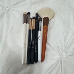 【デコルテ、デイジークなど10000円以上】メイクグッズまとめてお譲りしますの画像