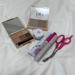 【デコルテ、デイジークなど10000円以上】メイクグッズまとめてお譲りしますの画像