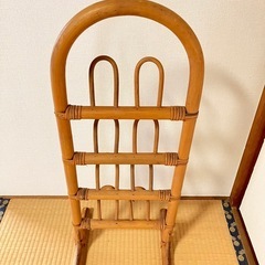 ラタンスリッパラックの画像