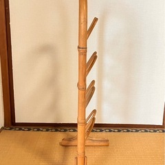 ラタンスリッパラックの画像