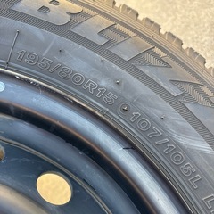 ハイエーススタッドレス　　19年物の画像