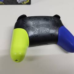 【美品】Nintendo Switch Pro コントローラー/HAC-013/スプラトゥーン3エディションの画像
