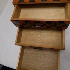 市松模様 竹柄 3段引き出し　経年品　巾305mm　奥行295mm　高さ310mm　【非対面取引です】の画像