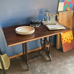 シンガーミシン台テーブルの画像
