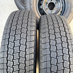 キャラバン　スタッドレス　18物の画像