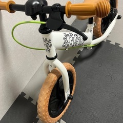 キースヘリング  キックバイク ストライダーの画像