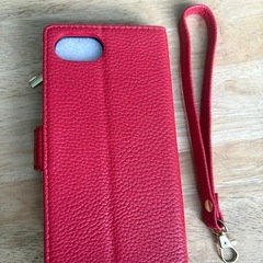 iPhone16e 手帳型ストラップ付きケースの画像