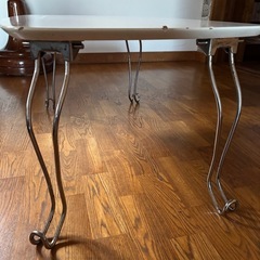 ニトリ　折りたたみテーブル　    ホワイト　猫脚の画像