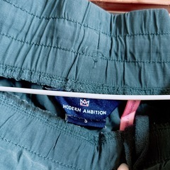 MODERN AMBITION グリーン カジュアルパンツ Sサイズの画像