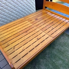 ニトリ　木製セミダブルベッド（フランスベッドのスプリングマットレス付き）の画像