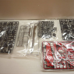 ☆▲【未組立】　PG　1/60　地球連邦軍　高機動中近距離戦用モビルスーツ　GAT-X105　ストライクガンダム　ガンプラ　ガンダムの画像