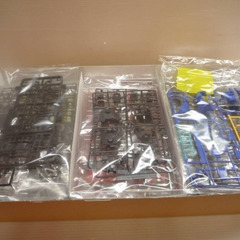 ☆▲【未組立】　PG　1/60　地球連邦軍　高機動中近距離戦用モビルスーツ　GAT-X105　ストライクガンダム　ガンプラ　ガンダムの画像