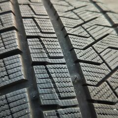 スタッドレスタイヤ 18インチ 30系アルファード 純正ホイール 9部山以上の画像