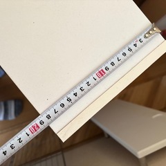 白い本棚の画像