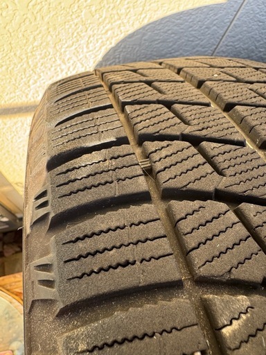 スタッドレスタイヤ　アイスエスポルテ　205/55R16 16インチ　シトロエンC3