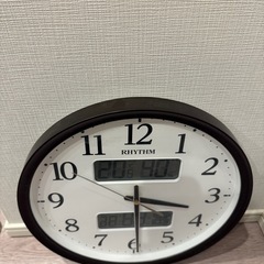 リズム　電波掛け時計の画像