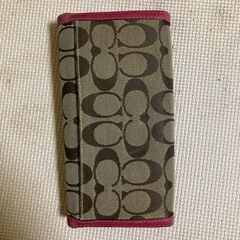 女性向け長財布三つ折りタイプの画像