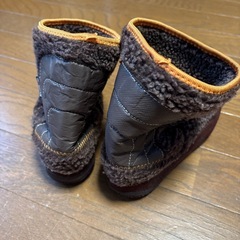 ほぼ新品22cmもこもこブーツの画像