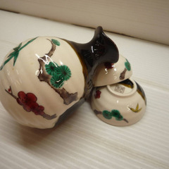 ☆▲九谷焼　九谷焼厨房　長寿　酒器　徳利　お猪口　盃　松　梅　陶器　共箱　eの画像