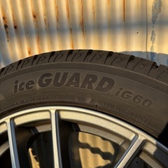 YOKOHAMA  iceGUARD スタッドレスタイヤの画像