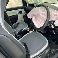 ルノー　トゥインゴ　部品取り車の画像