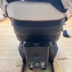 エールべべ　チャイルドシート　クルットr　ウィ2　ベージュの画像