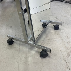 キャスター付き鏡 姿見の画像