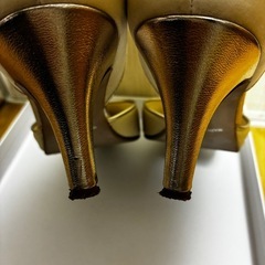 AIMER エメ フォーマルパンプス の画像