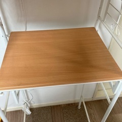 分解してお渡しします！レンジなどが置けます！　棚3段の画像