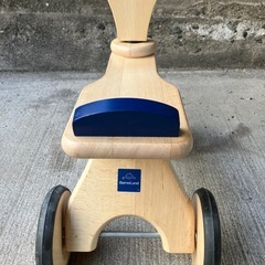 BørneLundボーネルンド木の四輪バイクの画像