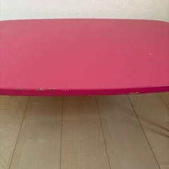 折りたたみテーブルの画像