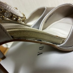 RANDA ゴールド ハイヒールパンプス Lサイズの画像