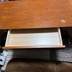 リビングテーブルの画像
