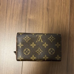 VUITTON財布の画像