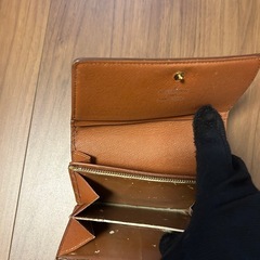VUITTON財布の画像