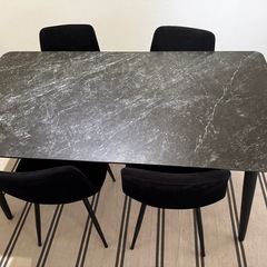 セラミックダイニングテーブルどうぞ❗️
の画像