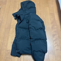 GU レディース　ダウンジャケットの画像