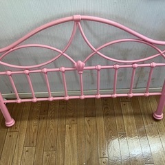 【訳アリ】アイアンフレームベッド（ピンク）の画像
